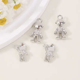 个性潮流ins风钛钢项链太空人吊坠喷漆银黑色机器人合金挂坠配饰