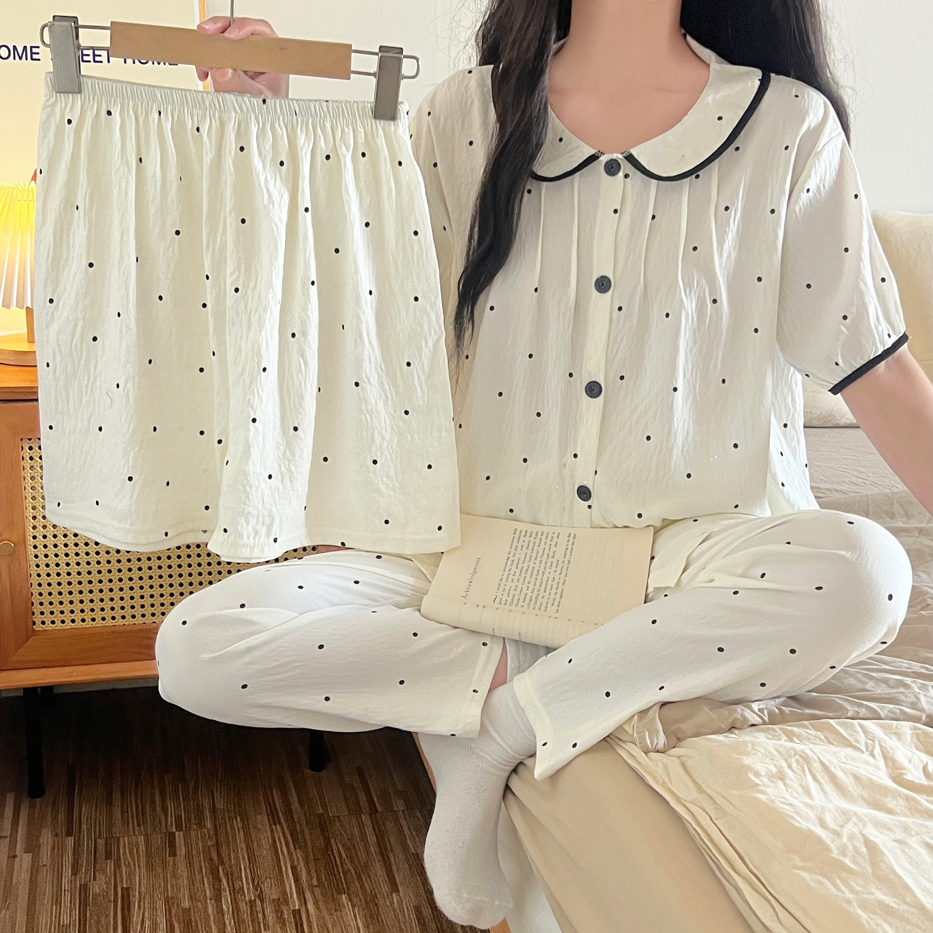 Lindo Crayon Xiaoxin Yunduo Pijamas de algodón Cárdigan de verano de tres piezas para mujer Traje de servicio a domicilio de dibujos animados Comercio exterior al por mayor