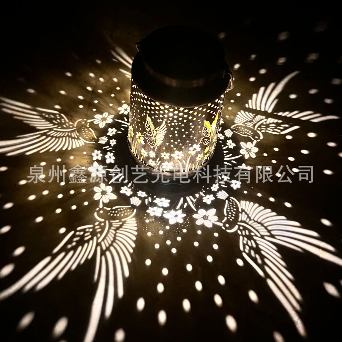 공장 직접 아마존 뜨거운 판매 태양 빛 야외 방수 빈 콘 벌새 랜턴 정원 빛