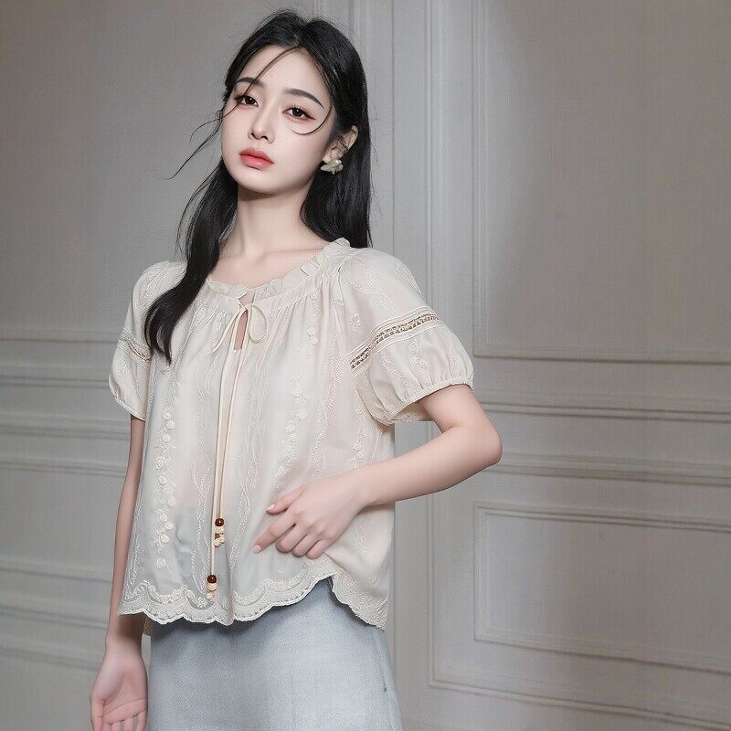2026 New High-End Luxury Stylish and Fashionable Lace Shirt for Petite Women, Eye-Catching and Unique, with a Youthful Look