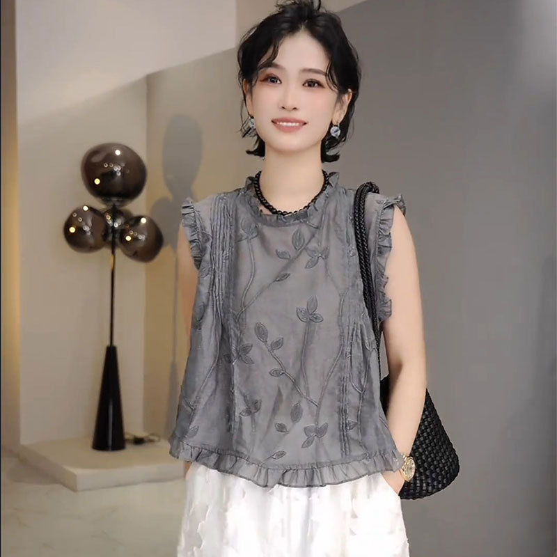 デザインされたヘビーデューティ刺繍レーススプライシングノースリーブシャツ女性用 2025 新しい夏のファッショナブルな年齢を減らすトップ|undefined