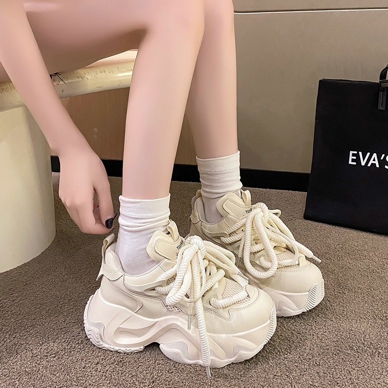 Aumentar la altura de los zapatos de papá de otoño de 2025 nuevos zapatos deportivos ligeros transpirables de mujer zapatos de mujer cómodos de boca baja