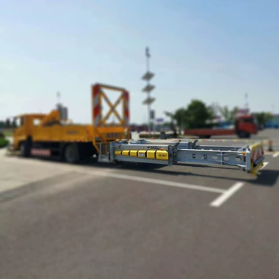 Yellow Card 12 Tons 100K Retractable Anti-Collision Pad Buffer Vehicle Highway Maintenance Construction Special Safety Anti-Collision Vehicle (Yol təhlükəsizliyi bufer maşını)