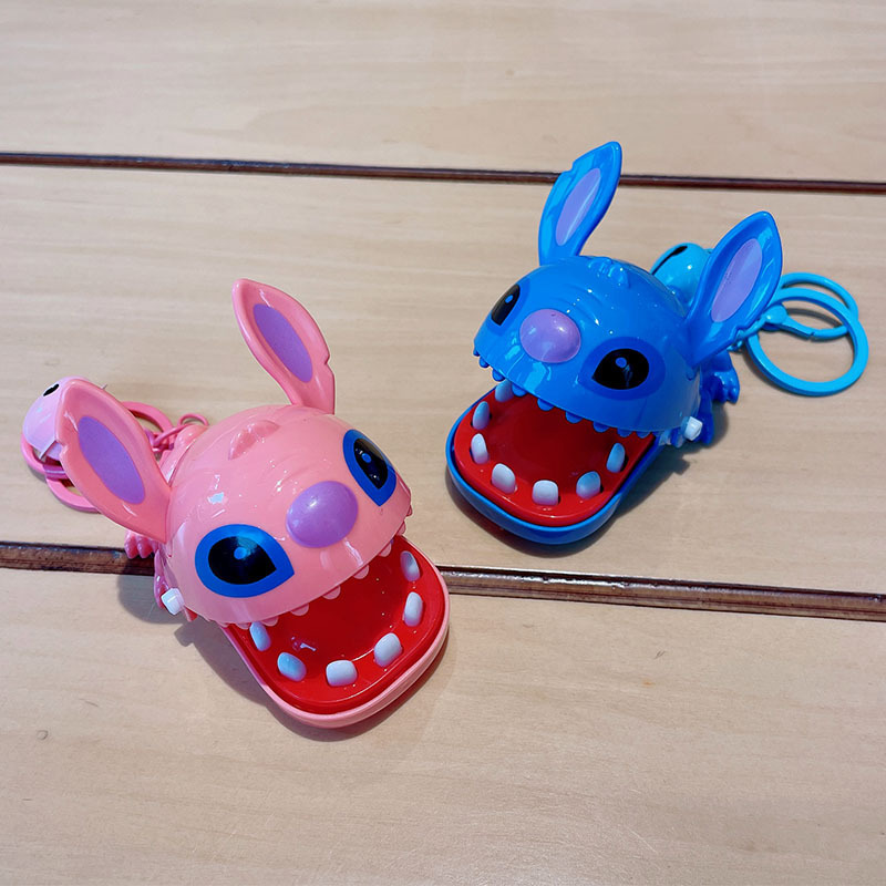 Creative Gift Personality Bite Alligator Keychain Cartoon Tricky Toy Schoolbag Pendant Bar Game Props