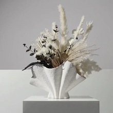 现代简约软装工艺品创意扇形陶瓷插花花器酒店居家样板房摆件饰品