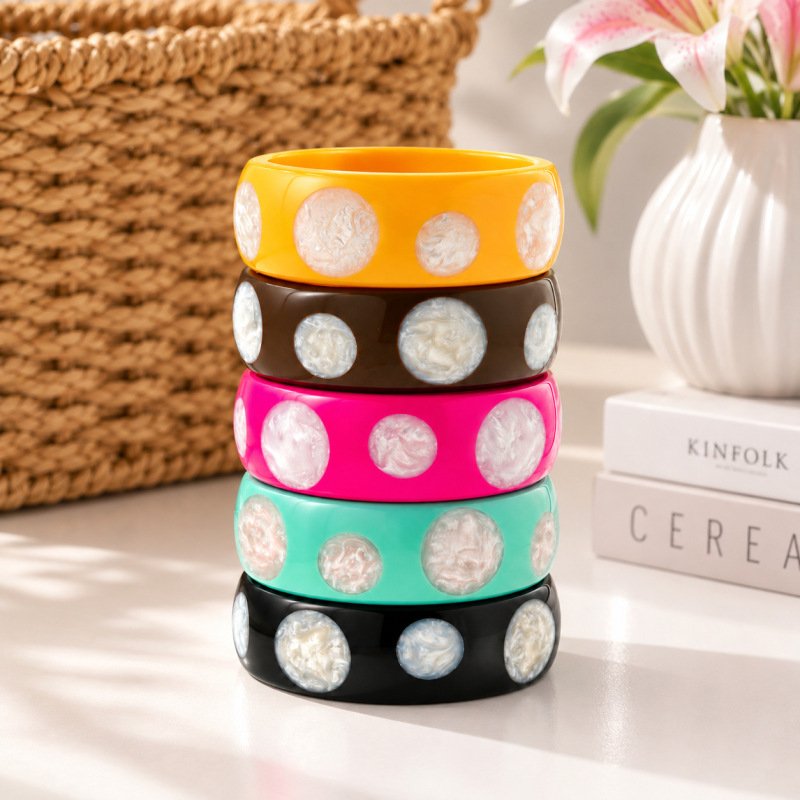 Cross-border Amazon TK European and American style polka dot resin wide bracelet, a trendy and versatile colorful bracelet with a unique and fun design Cross-border Amazon TK European and American style polka dot resin wide bracelet, a trendy and versatile colorful bracelet with a unique and fun design