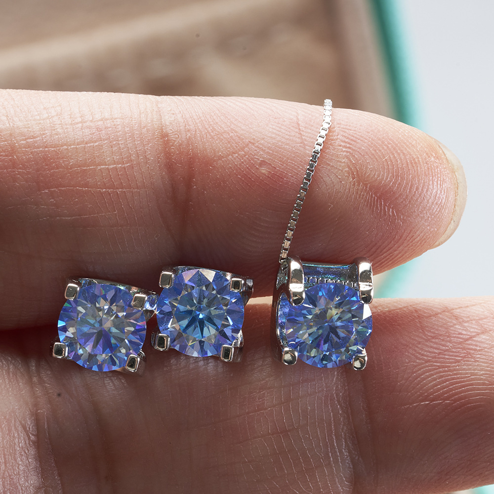 Pernos de piedra moissan S925 pernos de plata esterlina de moda toro cuatro garras pernos de diamante fábrica directa de una pieza