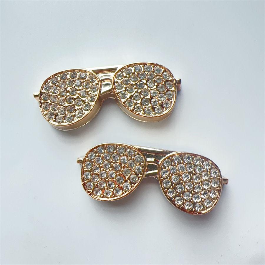 Nuevos troyanos gafas conejo ángel caja de teléfono joyería agujero hebilla de zapatos material flores accesorios joyería clips