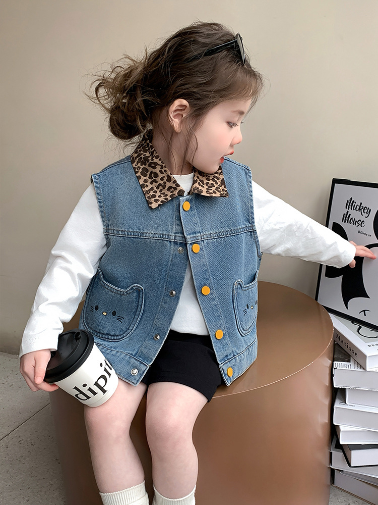 Chaleco de mezclilla para niñas primavera y otoño 2025 nuevo estilo estilo occidental primavera ropa exterior chaleco para niños bebé chaqueta de primavera de moda