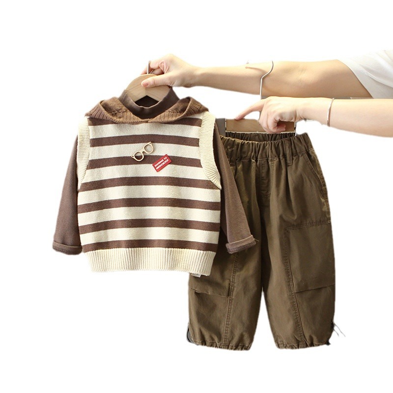 6160 traje de otoño para niños 2024 nuevo chaleco con capucha de estilo occidental para niños coreanos de tres piezas