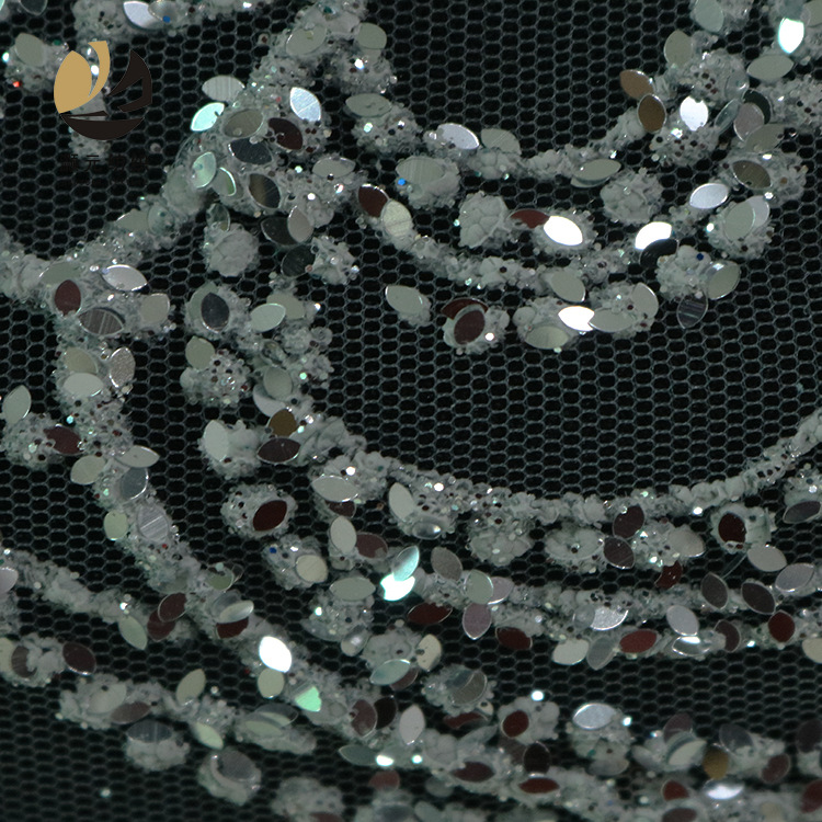 2024 nuevo hilo de malla espumante de plumas grises polvo de oro pulverizado tela de vestido de boda