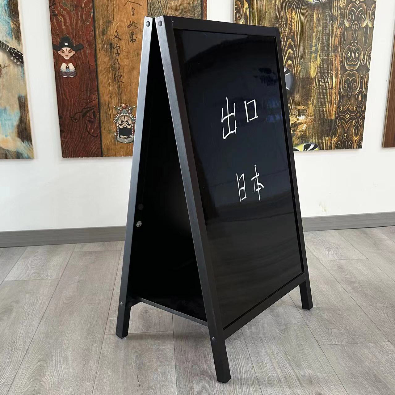 �ڰ�չʾ��羳A�Ϳ��С�����������д�����̯���ƴ���չʾ