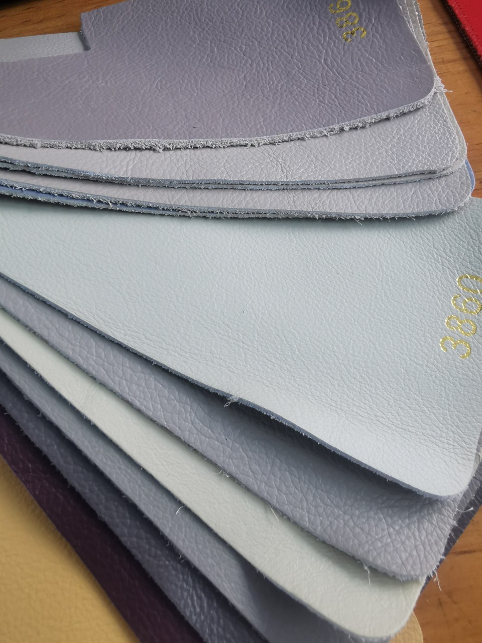 义乌市哈牛真皮包沙发牛皮荔枝纹甩纹荔枝真皮沙发皮