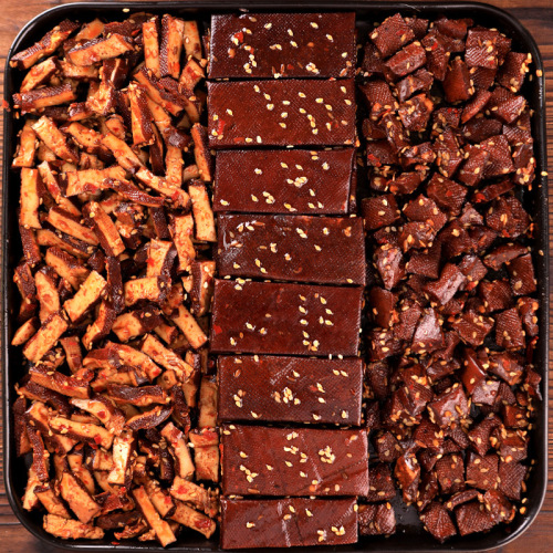 Longevity Family Loose Paste Dried Bean Strips, Spicy Dried Tofu, Dried Bean Curd, Black Dried Bean Curd, Spicy Small Packaging Snacks, Pingjiang Dried Bean Curd