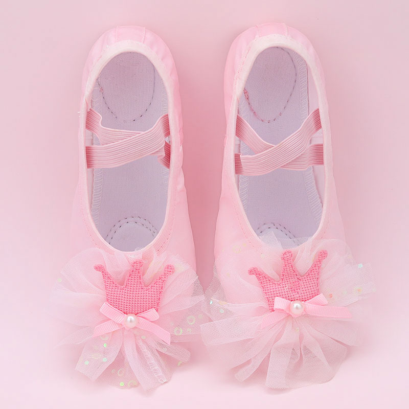 Zapatos de baile suaves sin lazos antideslizantes y resistentes al desgaste para niños pequeños, satén especial para la princesa para niñas