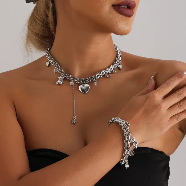 Europe and the United States cross-border jewelry exquisite simple necklace accessories metal texture love bear element pendant clavicle chain