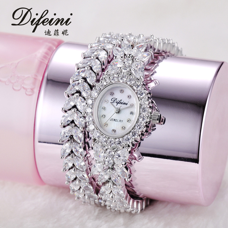 时尚轻奢高颜值镶锆钻手链手表缠绕两圈跨境外贸爆款定制时装女表