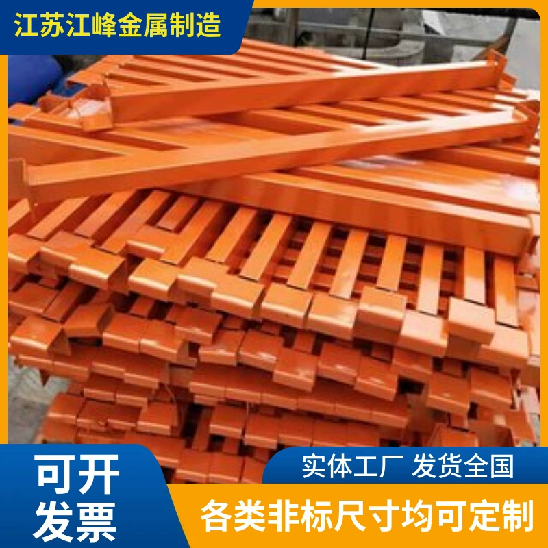 Утолщенная поперечина для тяжелых паллетных стеллажей, опорная перекладина для усиленной несущей способности складских стеллажей.