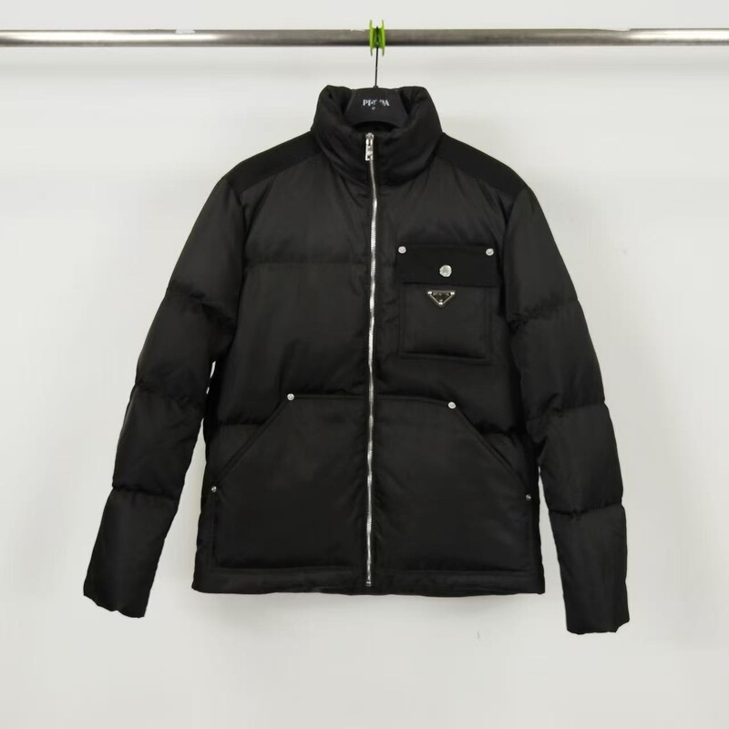 Cross-border high-end P brand 26FW new model down jacket with chest pocket, triangular logo, stand-up collar, versatile casual style, INS Cross-border high-end P brand 26FW new model down jacket with chest pocket, triangular logo, stand-up collar, versatile casual style, INS
