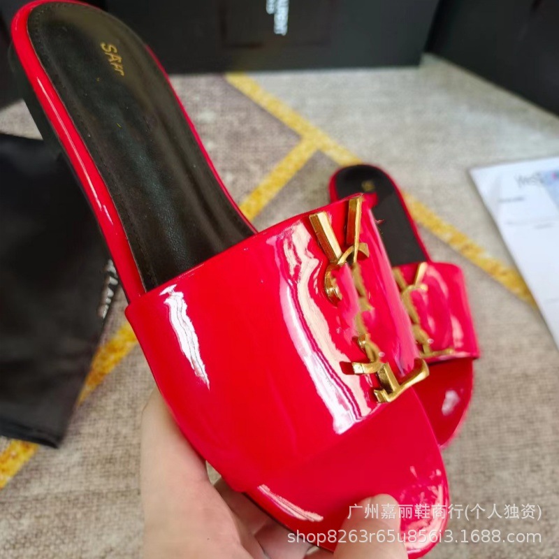 Shengjia 2025 nuevas sandalias planas de primavera y verano de gran tamaño zapatillas de un solo zapato con hebilla de letra cómoda y versátil al por mayor