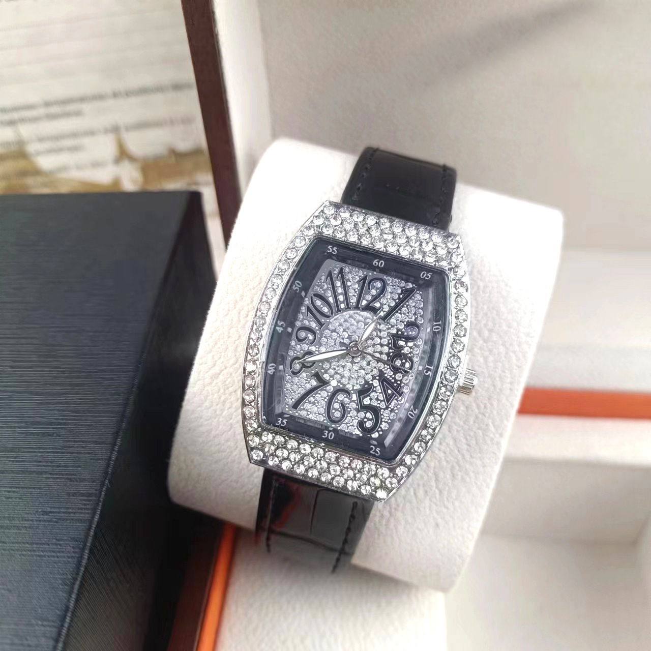 Solid Color Pattern Simple Style Solid Color Buckle Quartz Watch Women's Watches