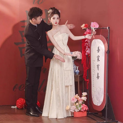 中国風の乾杯ドレスブライダル宴会ドレス 2025 新しいスタイルのドレッシングガウン女性の結婚式の婚約ドレスホームカミング