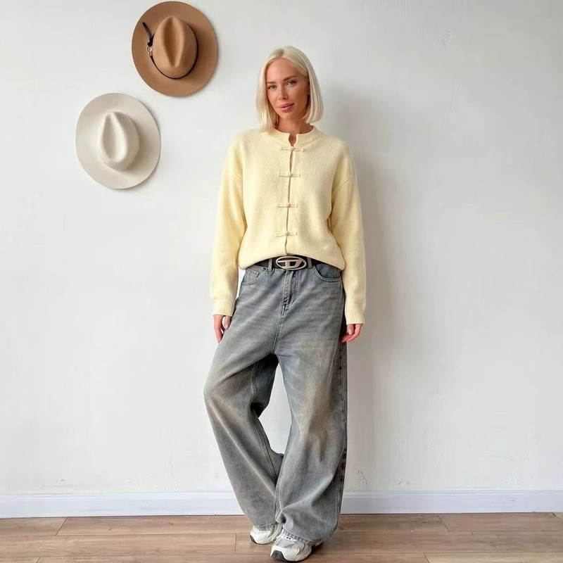 Women's knitted cardigan in Chinese style Women's knitted cardigan in Chinese style