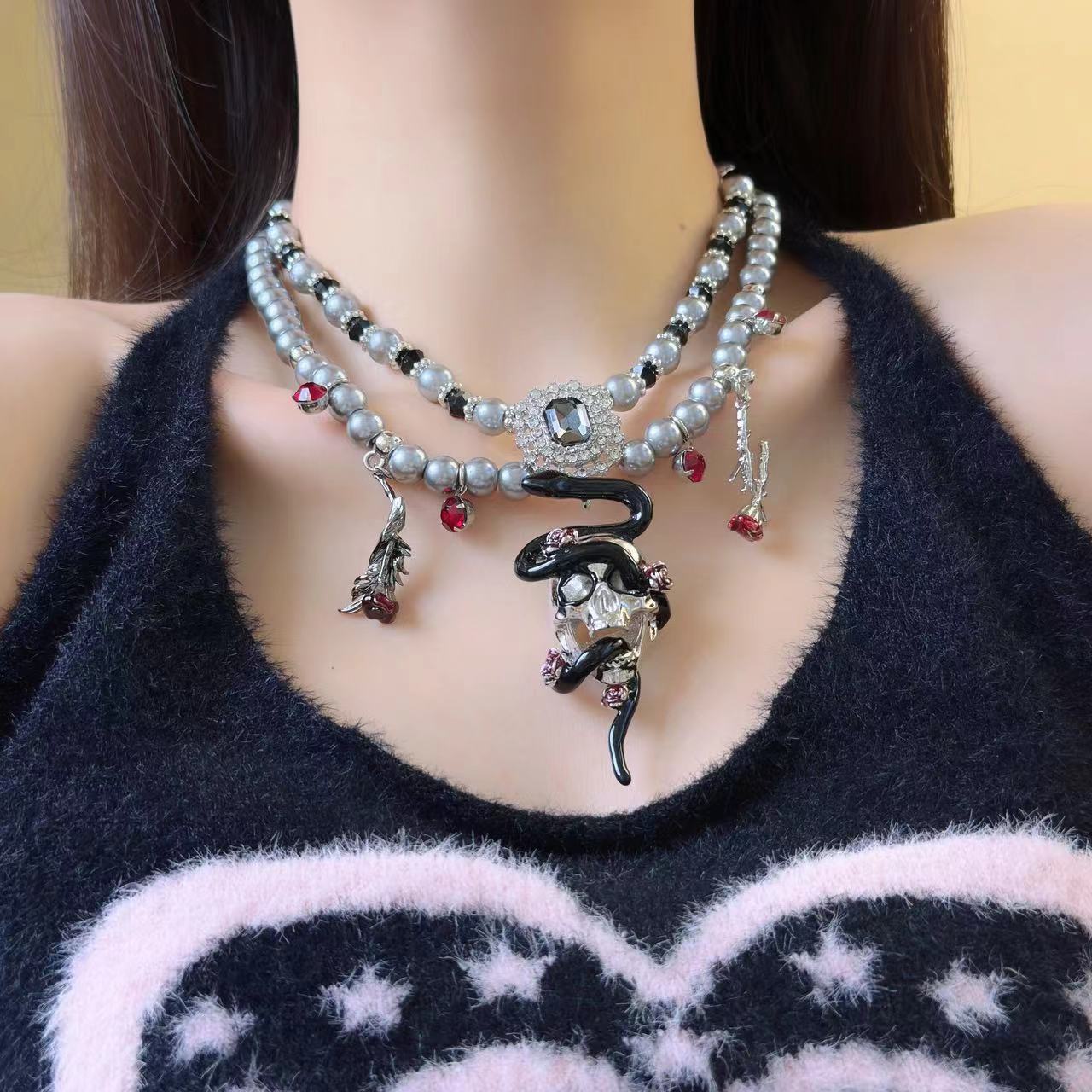 甜酷嘻哈黑銀串珠鑲鑽玫瑰骷髏黑蛇項鍊女暗黑系簡約高級感毛衣鏈