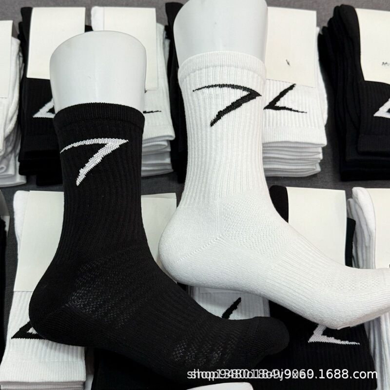 New Foreign Trade Gy&M Shark Socks Black and White Fashion Trendy Muscle Socks for Men and Women Fitness Running Towel Bottom Socks Wholesale New Foreign Trade Gy&M Shark Socks Black and White Fashion Trendy Muscle Socks for Men and Women Fitness Running Towel Bottom Socks Wholesale