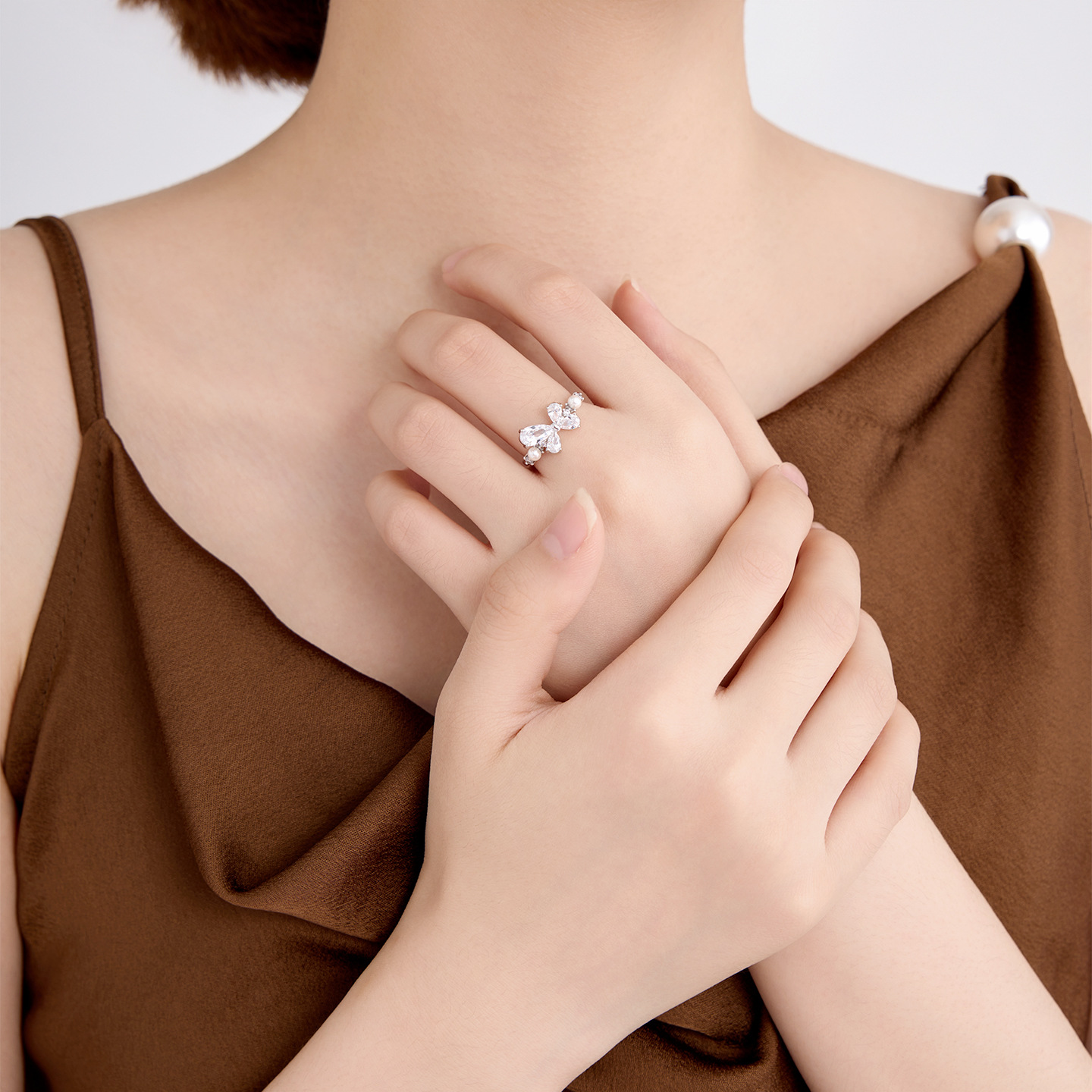 Xuping dulce suave anillo de mariposa de viento aleación de cobre chapado blanco nicho japonés y coreano ins anillo de viento joyas al por mayor