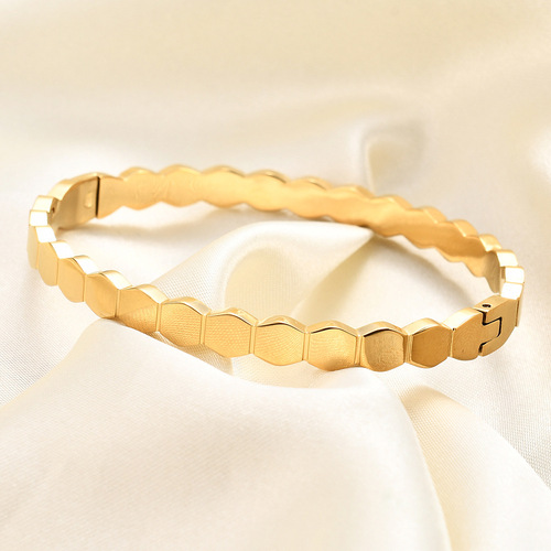 European and American new geometric simple personality hexagonal honeycomb bracelet diamond smooth buckle bracelet bracelet wholesale for women