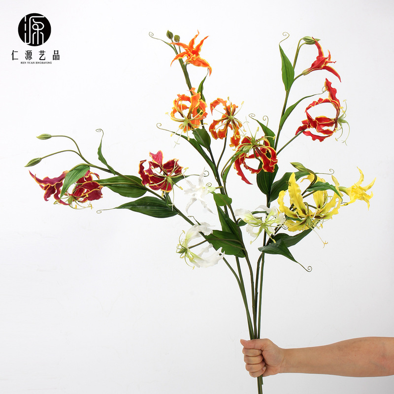 Factory Direct Sales Artificial Flowers Garland Lily Flame Lily Fake Flowers New Year Flowers Wedding Floral Design Birthday Bouquet
