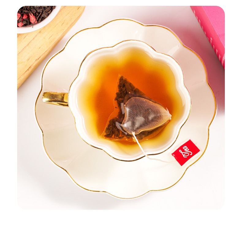 Strawberry Black Tea Peach Osmanthus Oolong Tea Bags 30g Box 10 Pyramid Sachets Sugar Free Cold Brew preparation