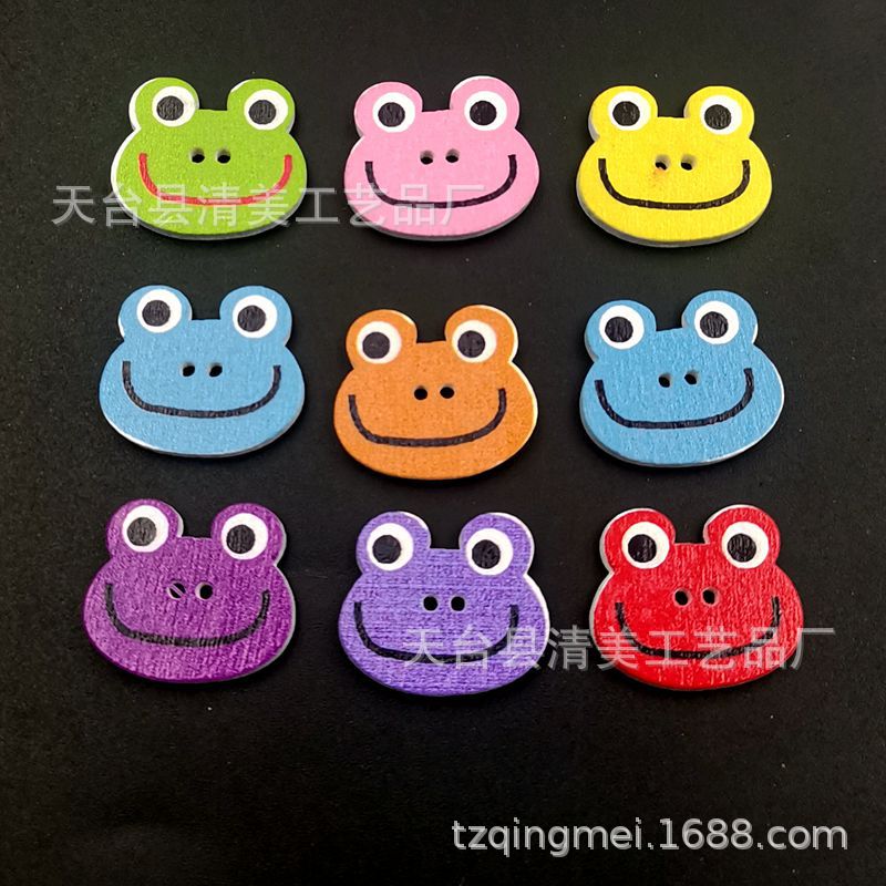 Dibujos animados pintados de bricolaje cabeza de rana botón de madera para niños cara sonriente cabeza de rana rompecabezas de botón de madera 50 piezas por paquete