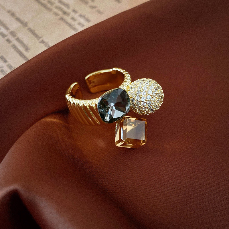 レトロな円形の緑松石の開口指輪の宮廷風の大衆の設計のファッション的な指輪の軽い贅沢な高級感の食指の指輪