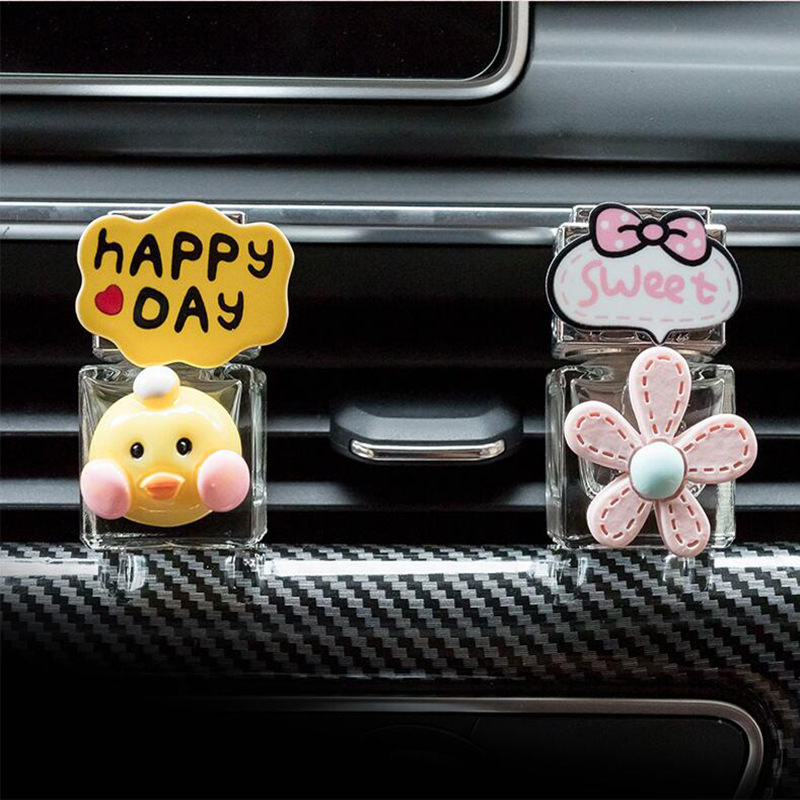 Botella de perfume para automóviles botella vacía auto-agregación aire acondicionado ventilador de salida perfume para automóviles perfume ligero caricatura mujer