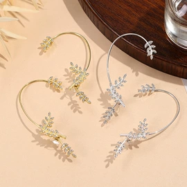 耳钉;项链;耳环