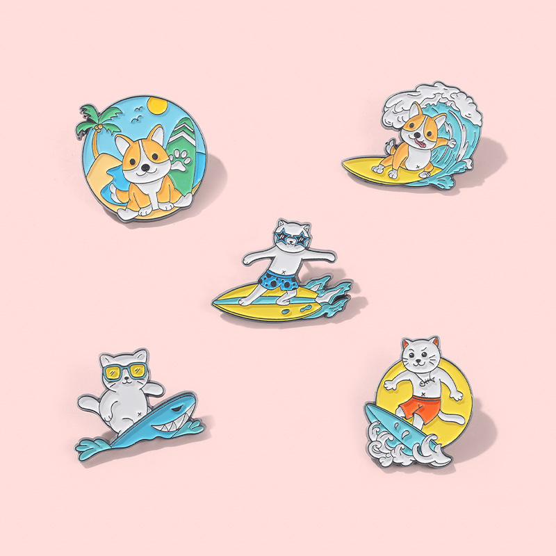 Cartoon Cute Animal Seaside Adventure Surfing Alloy Brooch display picture 1