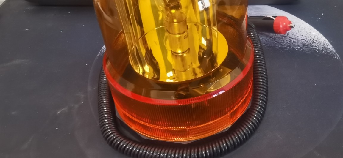 Circular rotating warning light ceiling flash light cigarette lighter into the electric led light car warning light 12v24 volts