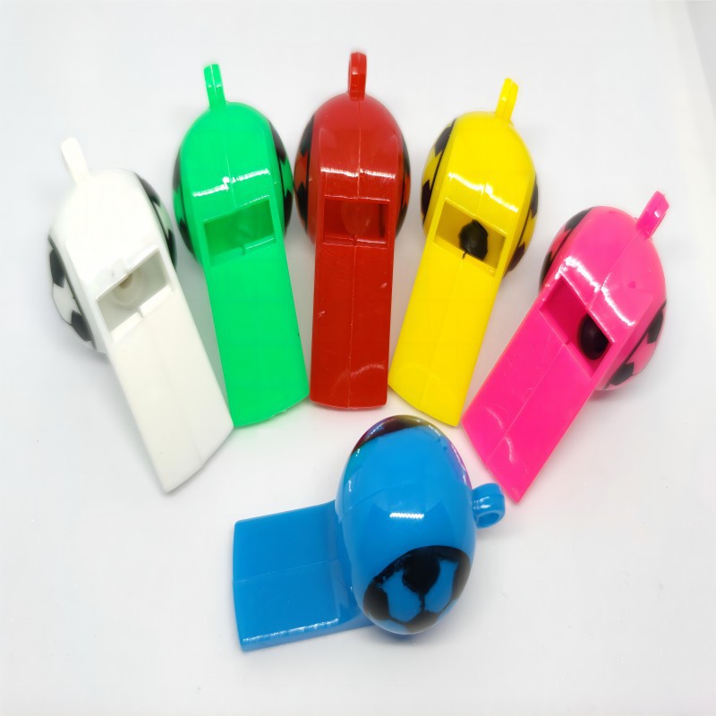 Silbatos de Fútbol para la Copa Mundial al por Mayor, Recuerdos para Fiestas, Accesorios para Animar en Eventos Deportivos, Juguetes para Niños, Silbatos de Plástico Promocionales para Aficionados al Deporte.
