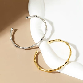 项链;耳钉;耳扣