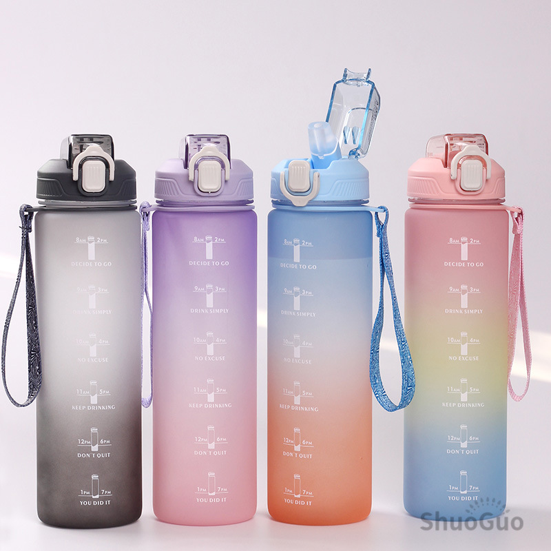 Nueva moda de gran capacidad al aire libre esmerilado taza de plástico gradiente deportes botella de agua portátil colorido espacio taza de beber directa