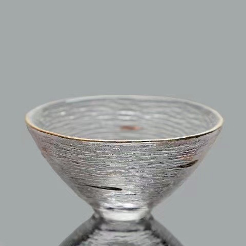 Taza para degustación de té, taza de té pequeña de vidrio, juego de té Kung Fu, taza cónica transparente resistente al calor con pintura dorada para el hogar, taza de vidrio martillado. image 5