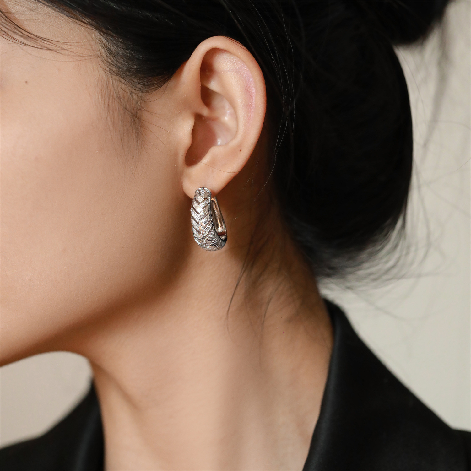 European and American Style Niche Design Exquisite Woven Earrings for Women S925 Sterling Silver Same Style Simple Versatile Fashion