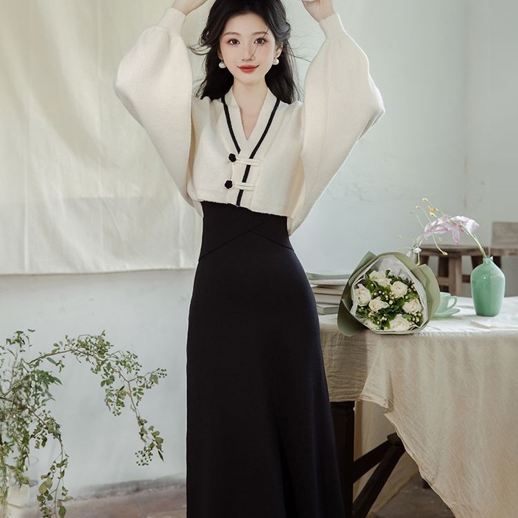 早秋国风少女新中式盘扣v领毛衣外套+吊带连衣裙大小姐针织两件套