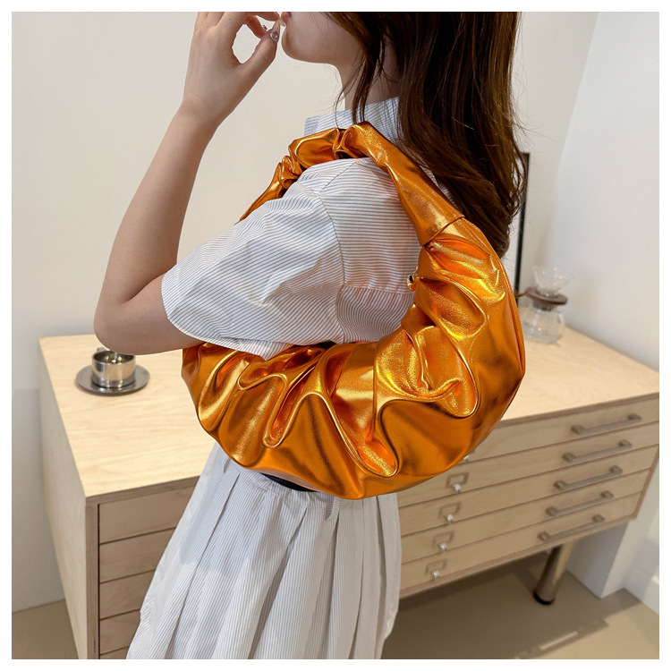 2024 neue plissierte runde Handtasche, vielseitige, modische Unterarm-Nischen-Design-High-End-Damentasche_voghion.com