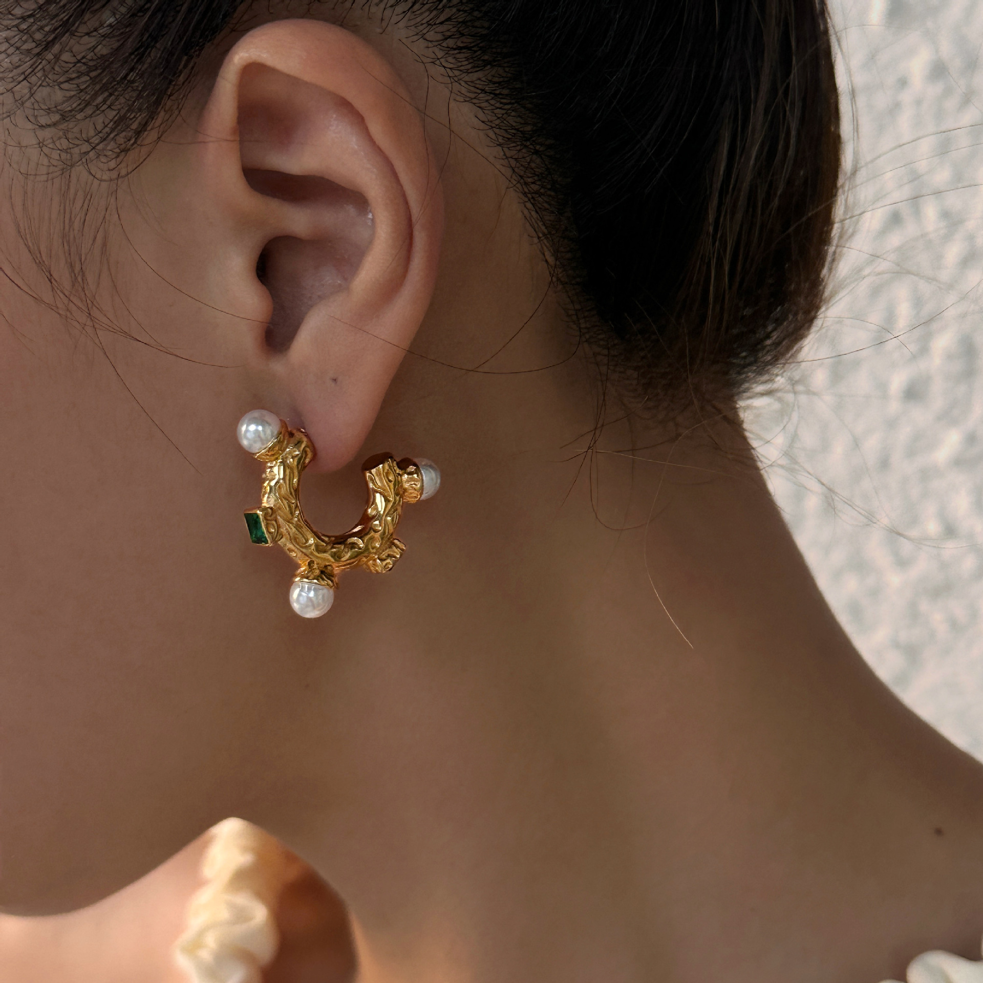 20g Weight Ion Plating (IP) Gold Plating Process 304 Stainless Steel Ear Needle Material 1 Pair Simple Style Commute Color Block Inlay Titanium Steel Pearl Zircon Earrings