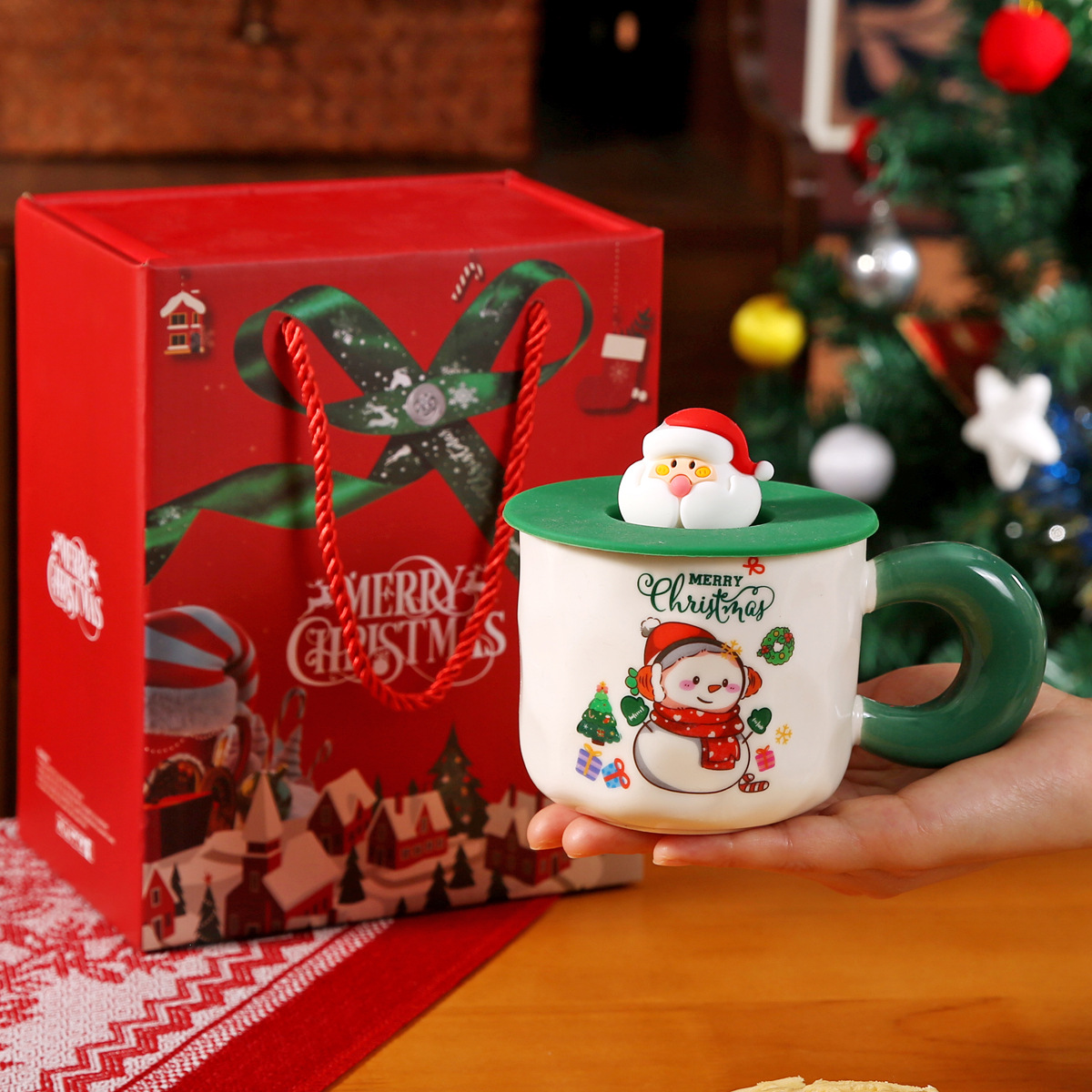 Taza de Navidad transfronteriza de Santa Claus Taza de cerámica Regalo creativo de evento de negocios de Navidad Taza de agua de dibujos animados Regalo de mano