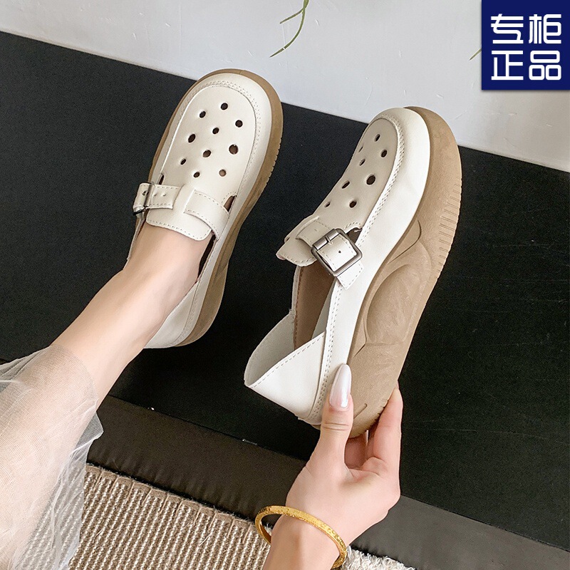 Retro Baotou Sandals Women's Outerwear 2025 Spring and Summer New Mom's Shoes Thick-Soled Breathable Hollow Two-Wear Croc Shoes Retro Baotou Sandals Women's Outerwear 2025 Spring and Summer New Mom's Shoes Thick-Soled Breathable Hollow Two-Wear Croc Shoes