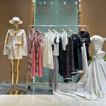 卡西文品牌女装尾货批发专柜撤柜剪标直播间爆款中高端女装品牌